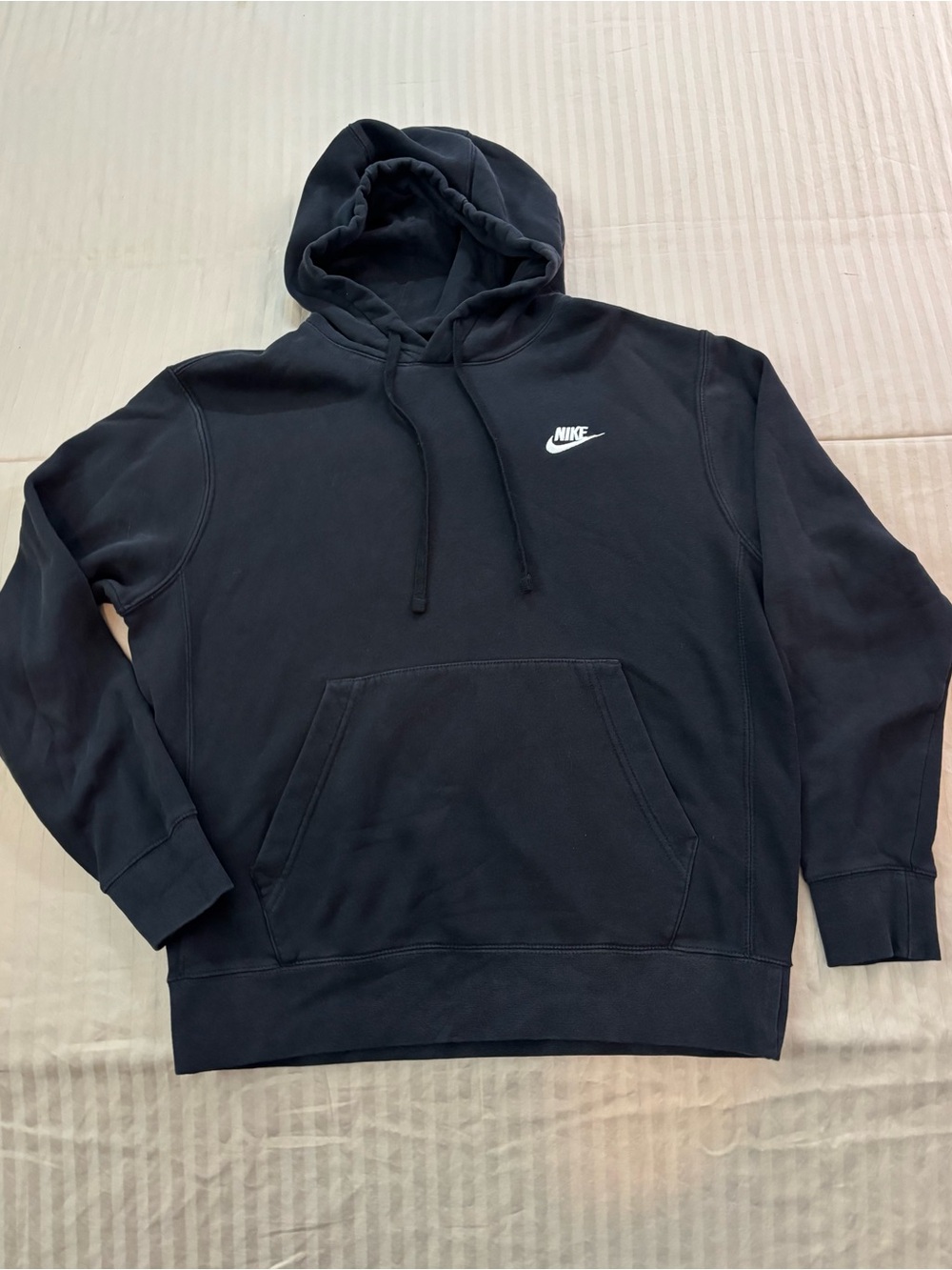 Nike Club Fleece Hoodie Men’s Small Black Pullover Sweatshirt Swoosh